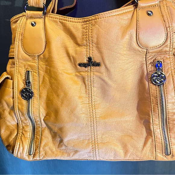 Angel Kiss made of high quality wear resisting & washable leather Crossbody bag - Picture 8 of 9